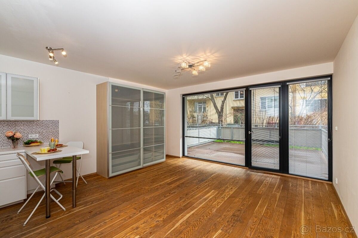 1+kk, Praha, 180 00, 62 m²