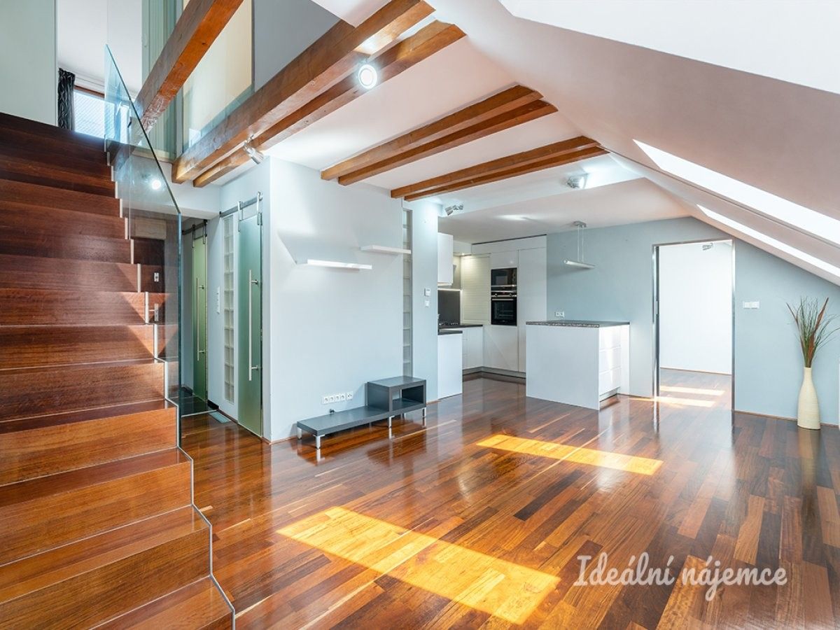 3+kk, Staropramenná, Praha, 78 m²
