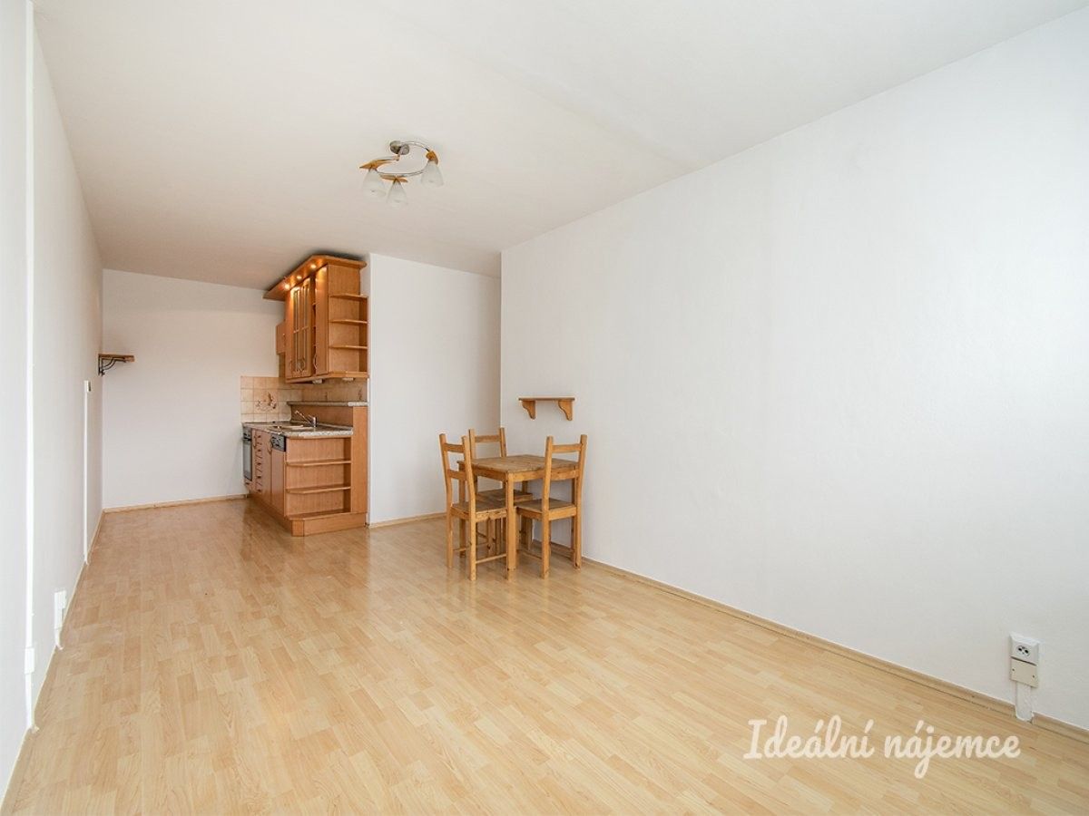 2+kk, K zahrádkám, Praha, 48 m²