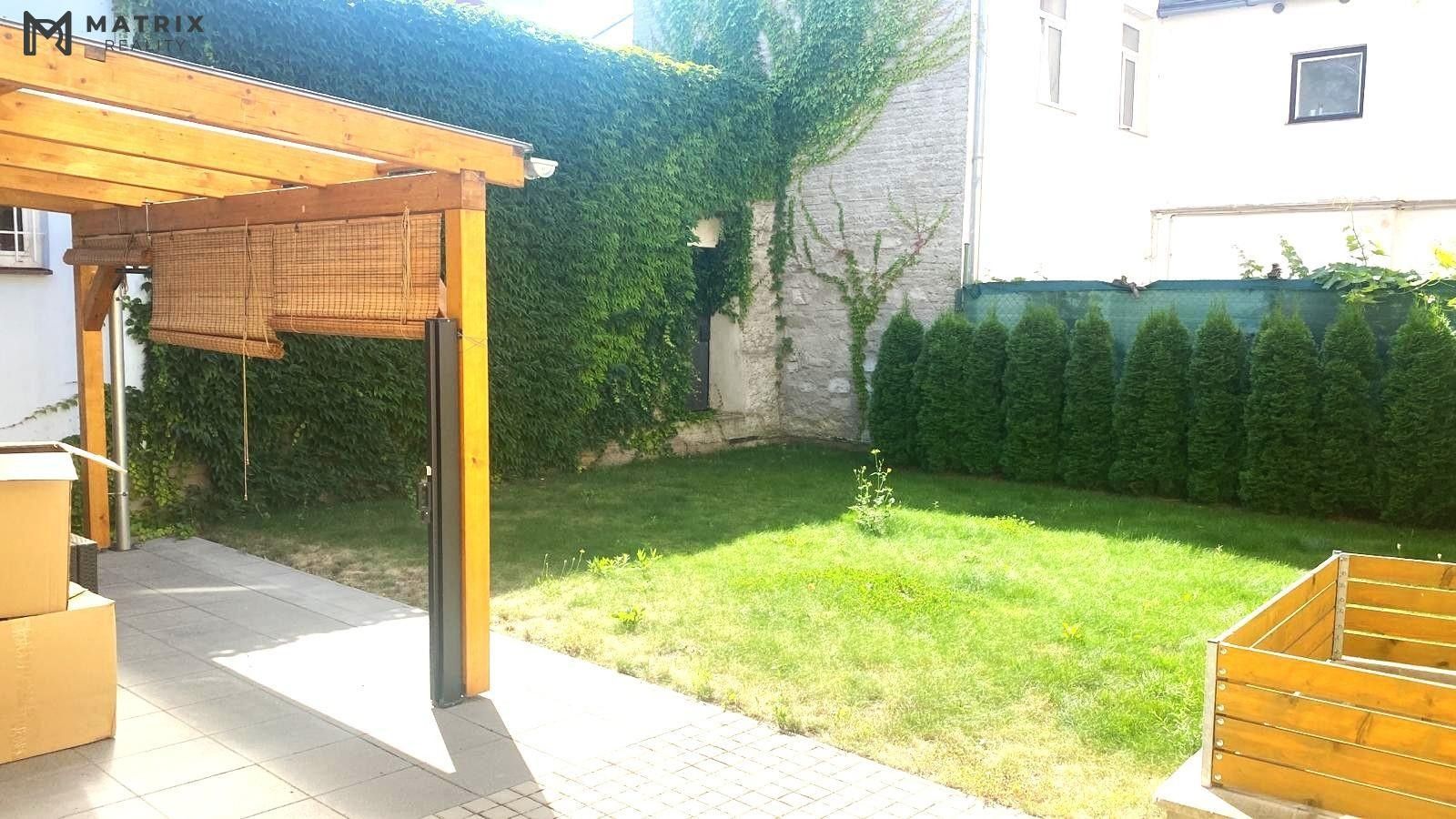 Pronájem byt 1+kk - Zenklova, Praha, 37 m²