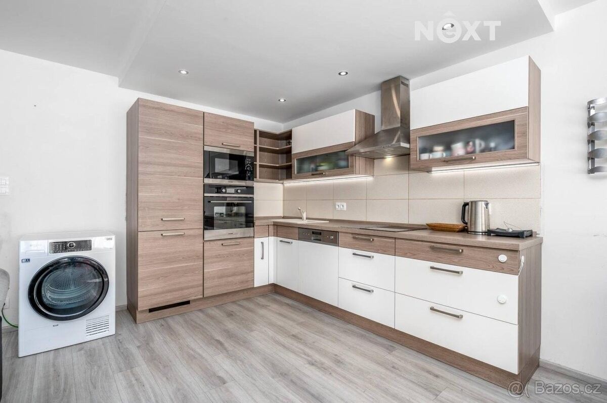 3+kk, Praha, 199 00, 72 m²