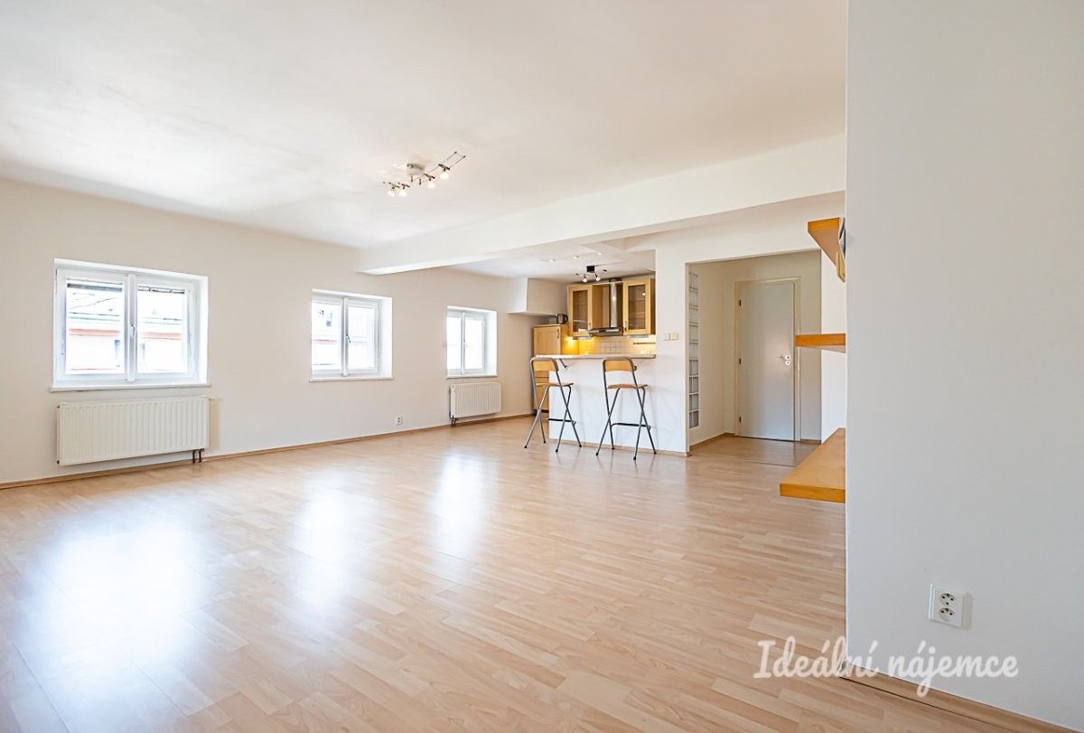 2+kk, U průhonu, Praha, 73 m²