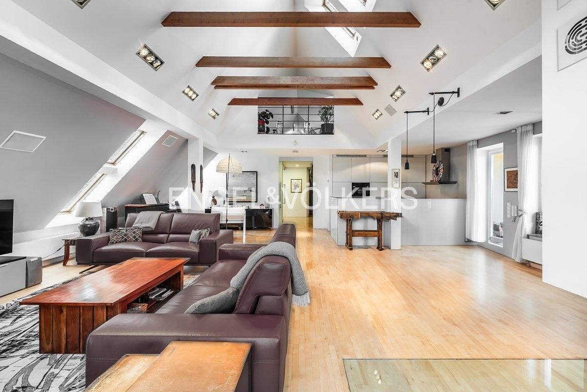 5+1, U zeměpisného ústavu, Praha, 259 m²