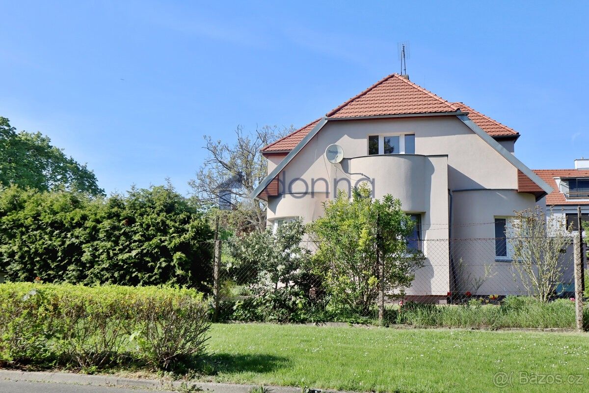 Ostatní, Praha, 181 00, 215 m²