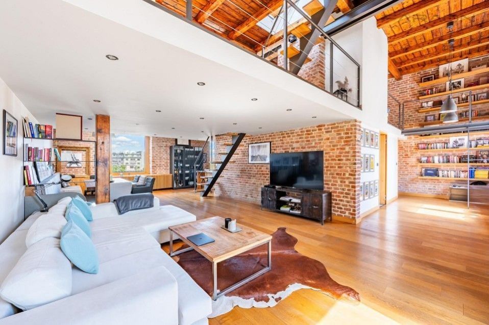 2+kk, Bartoškova, Praha, 180 m²