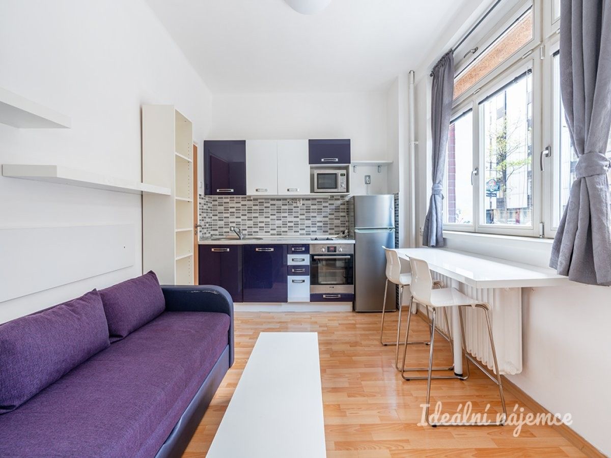 Pronájem byt 2+kk - Stroupežnického, Praha, 32 m²