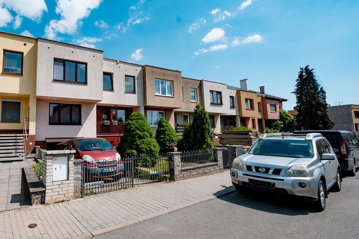 Rodinné domy, Slunná, Moravany, 270 m²