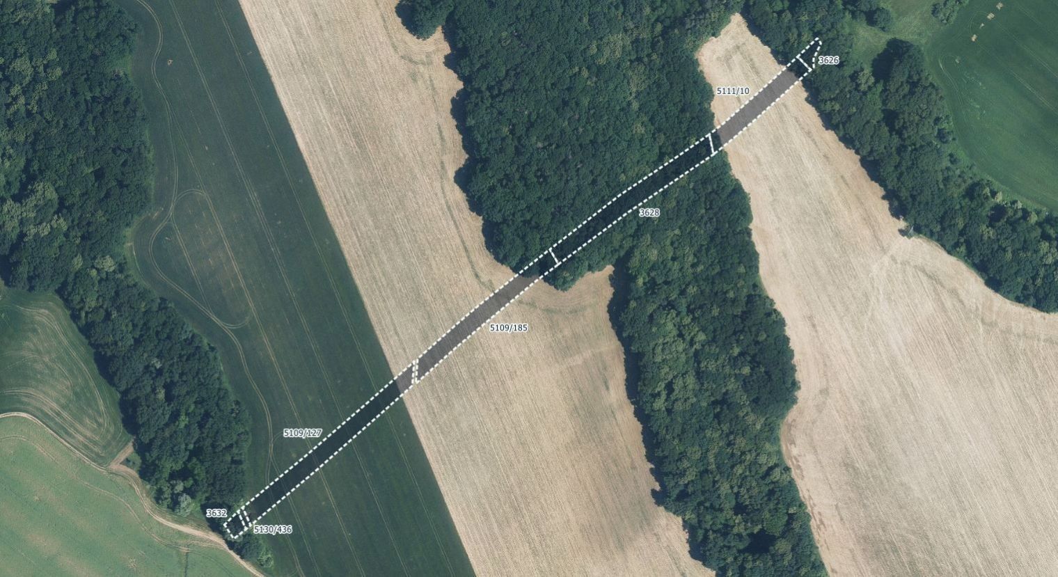 Zemědělské pozemky, Vésky, Uherské Hradiště, 9 857 m²