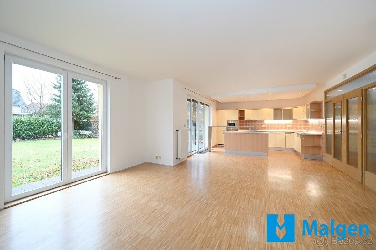 Prodej dům - Čelákovice, 250 88, 449 m²