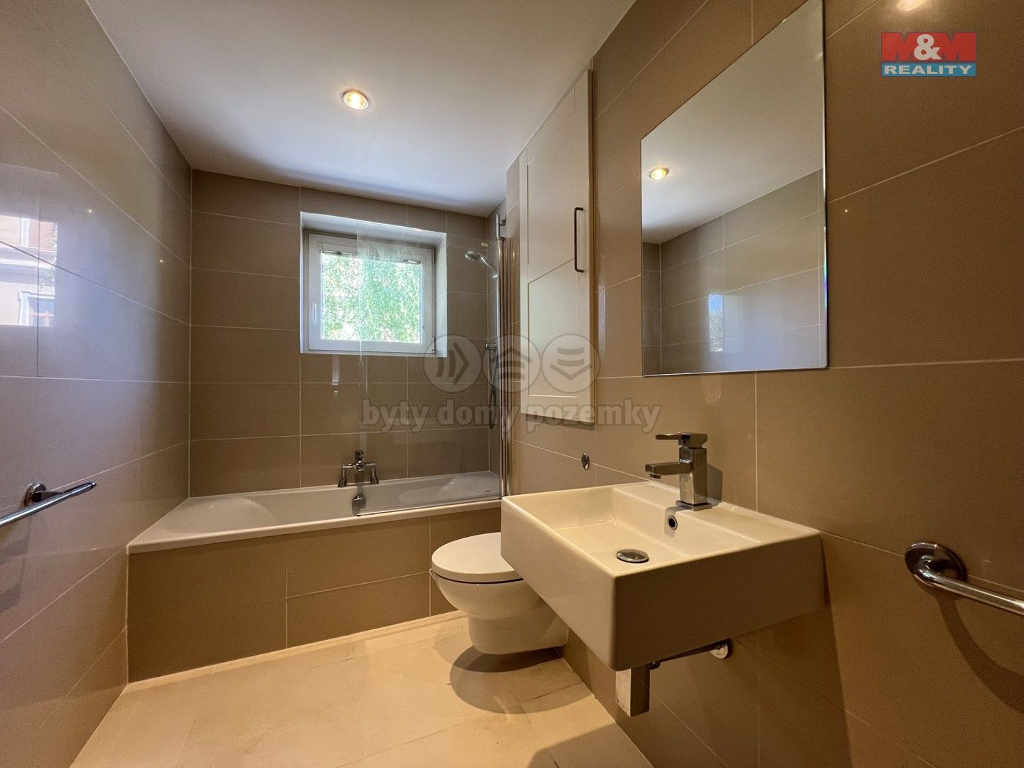 Pronájem byt 2+1 - Karla Buriana, Chomutov, 48 m²