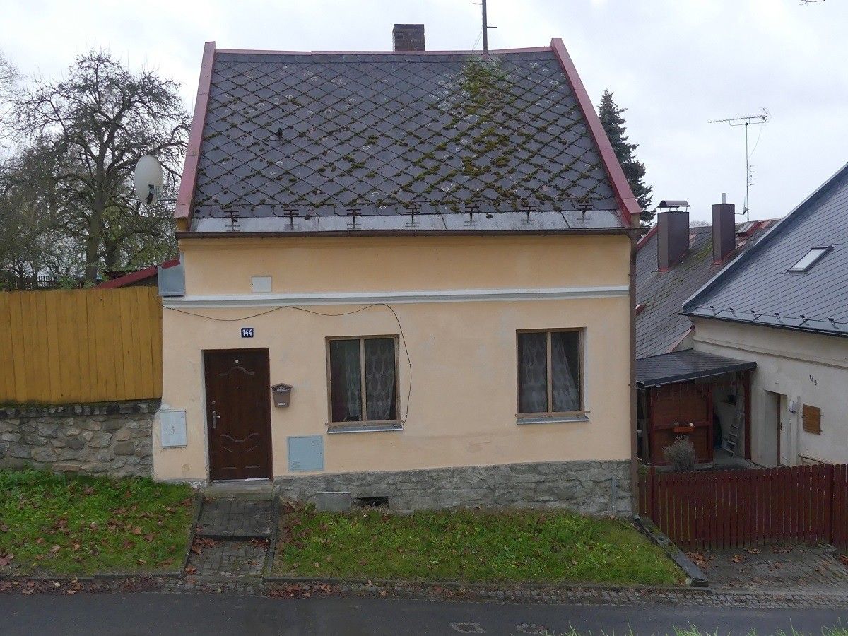 Rodinné domy, Na Příkopech, Planá, 137 m²
