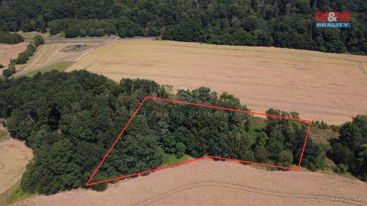 Lesy, Železnice, 507 13, 2 585 m²