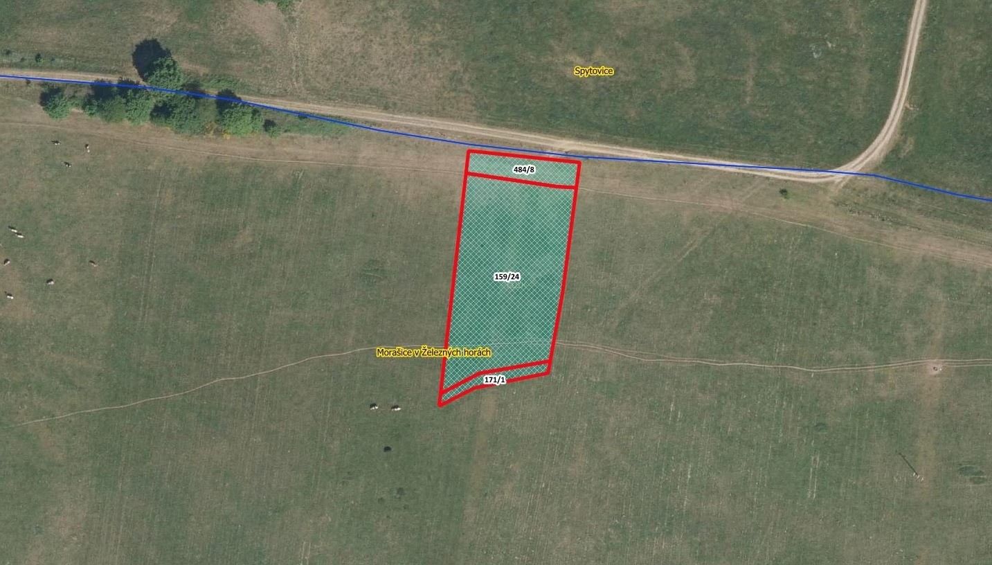 Louky, Morašice, 2 206 m²