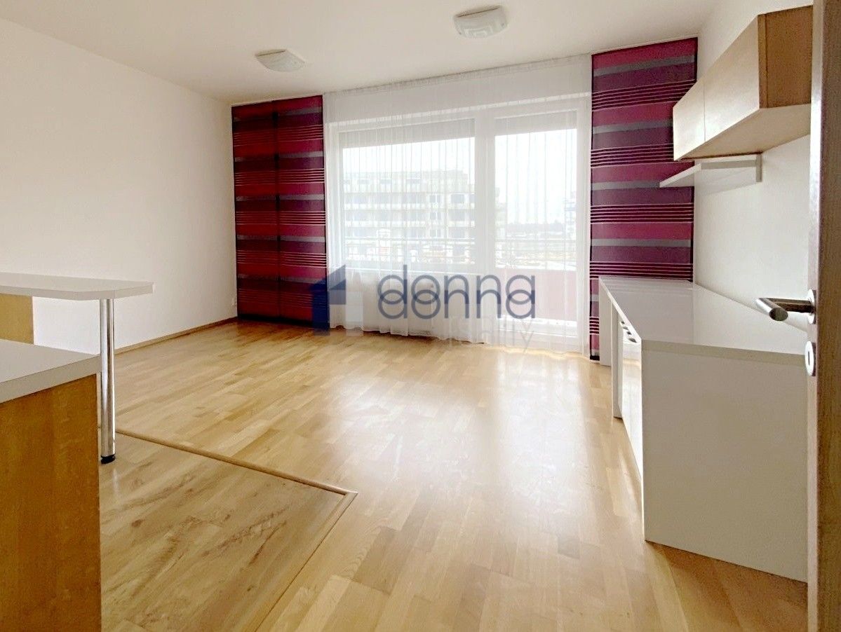 1+kk, Pavla Beneše, Praha, 33 m²