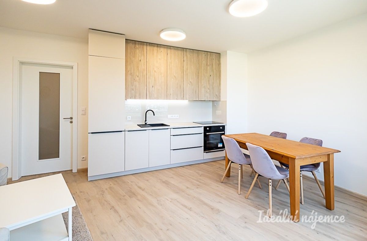 Pronájem byt 2+kk - Praha 11, Praha, 47 m²