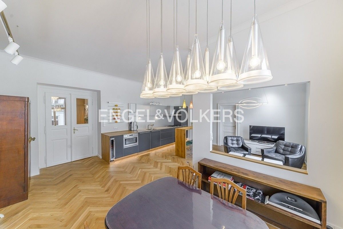 2+kk, Uruguayská, Praha, 65 m²