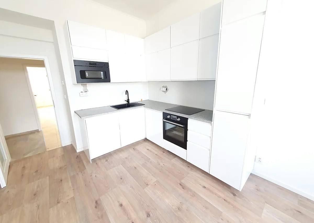 3+kk, Koněvova, Praha, 75 m²