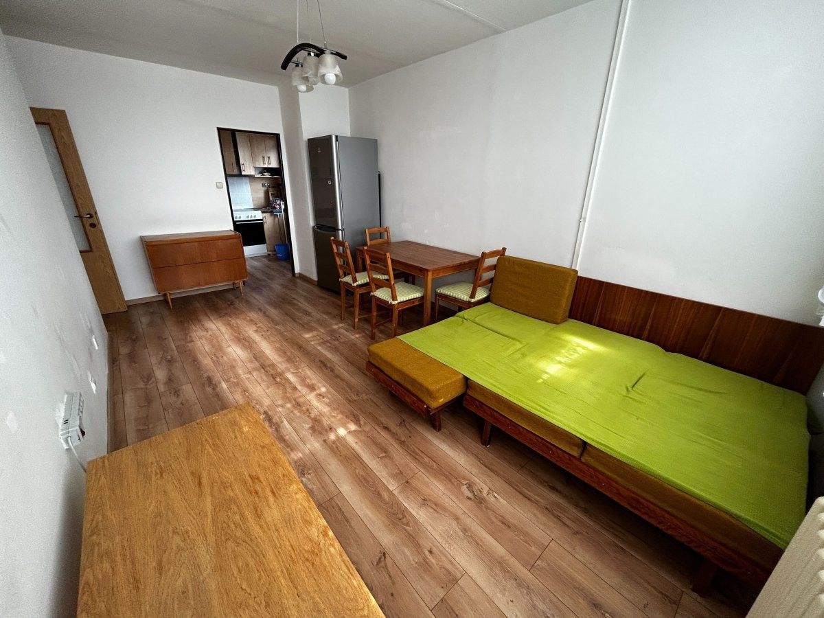 Pronájem byt 2+1 - Smotlachova, Praha, 44 m²