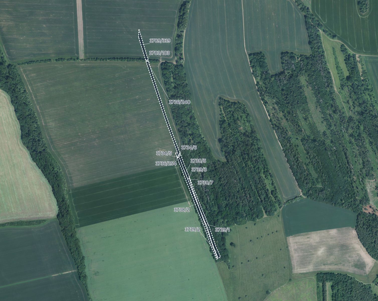 Zemědělské pozemky, Hluk, 18 210 m²