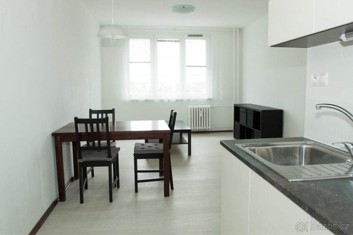 Prodej byt - Praha, 163 00, 2 m²