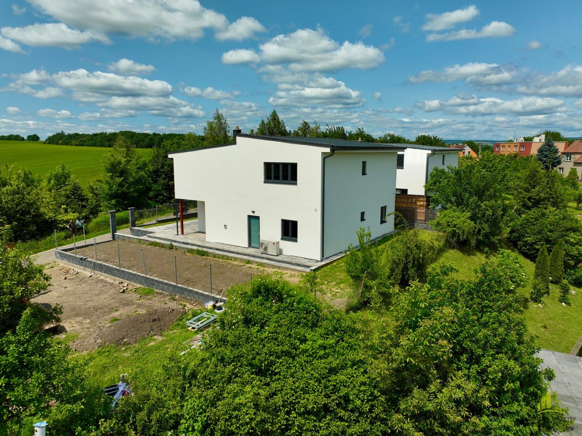 Ostatní, Rybníček, 192 m²