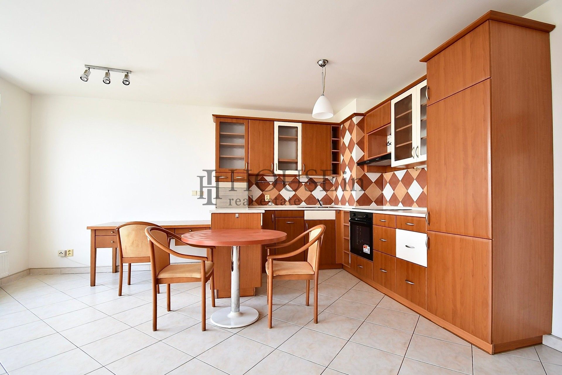 2+kk, Cihlářská, Praha, 60 m²