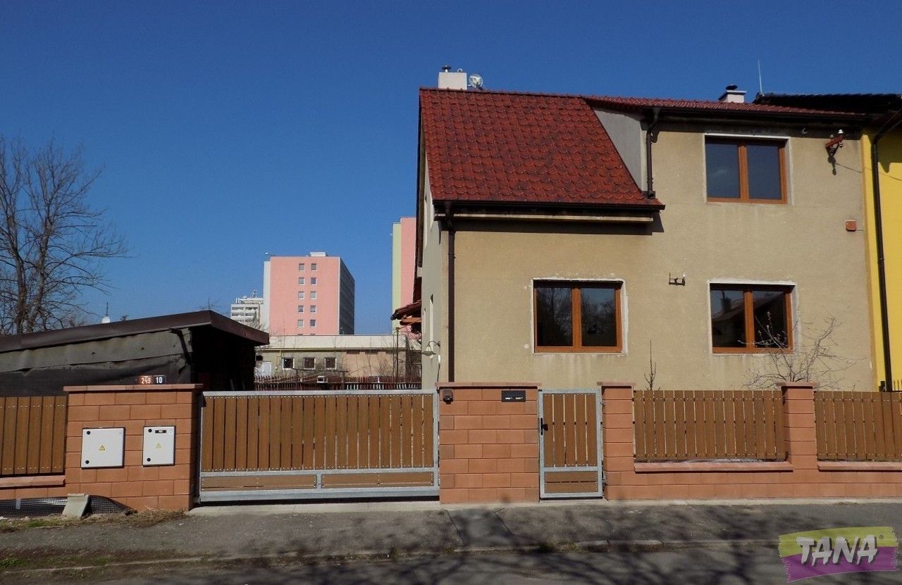 Rodinné domy, U Růžáku, Nymburk, 169 m²