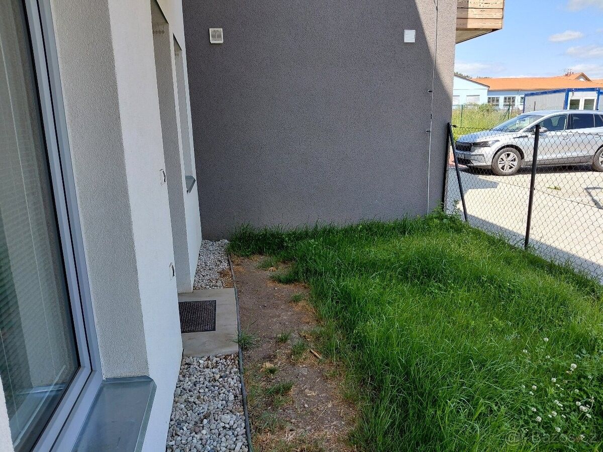 2+kk, Měšice u Prahy, 250 64, 27 m²