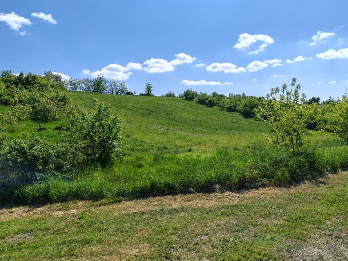 Zahrady, Nosislav, 691 64, 640 m²