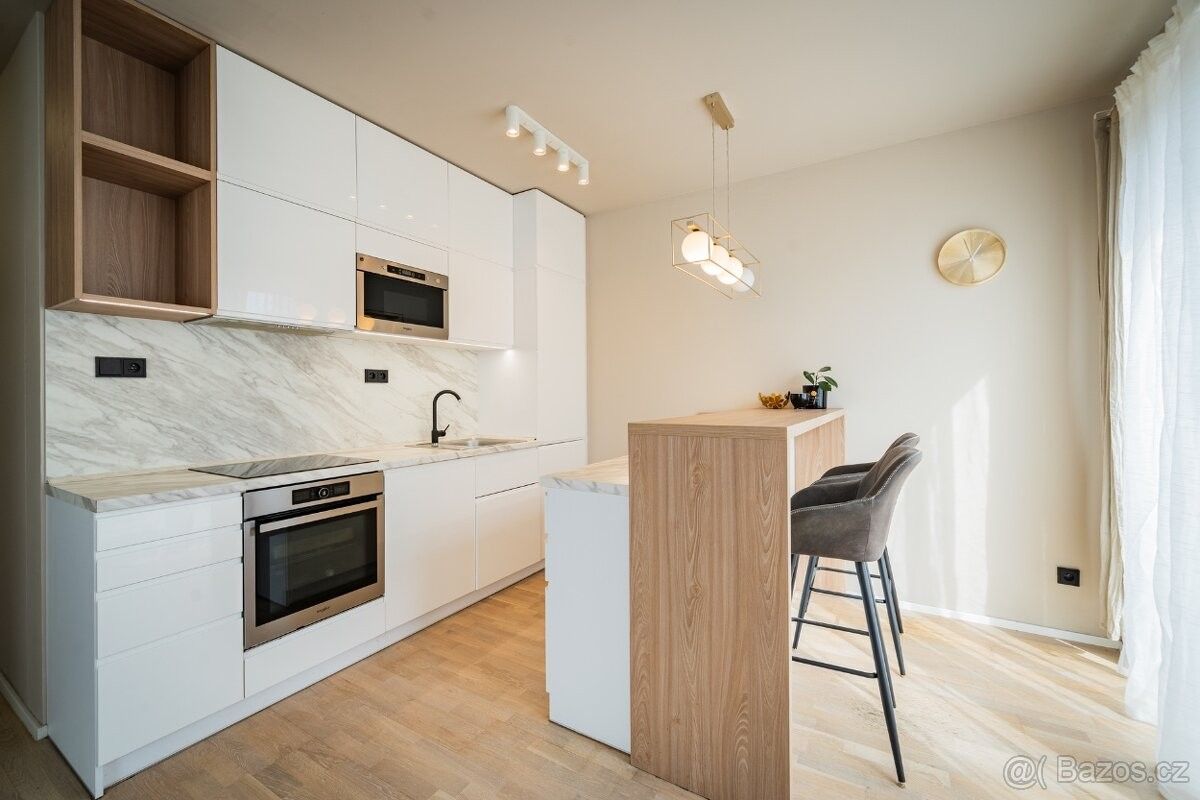 2+kk, Praha, 150 00, 44 m²