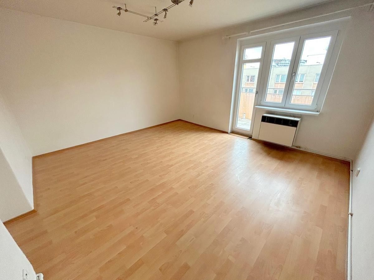 Pronájem byt 1+1 - Kloboučnická, Praha, 43 m²