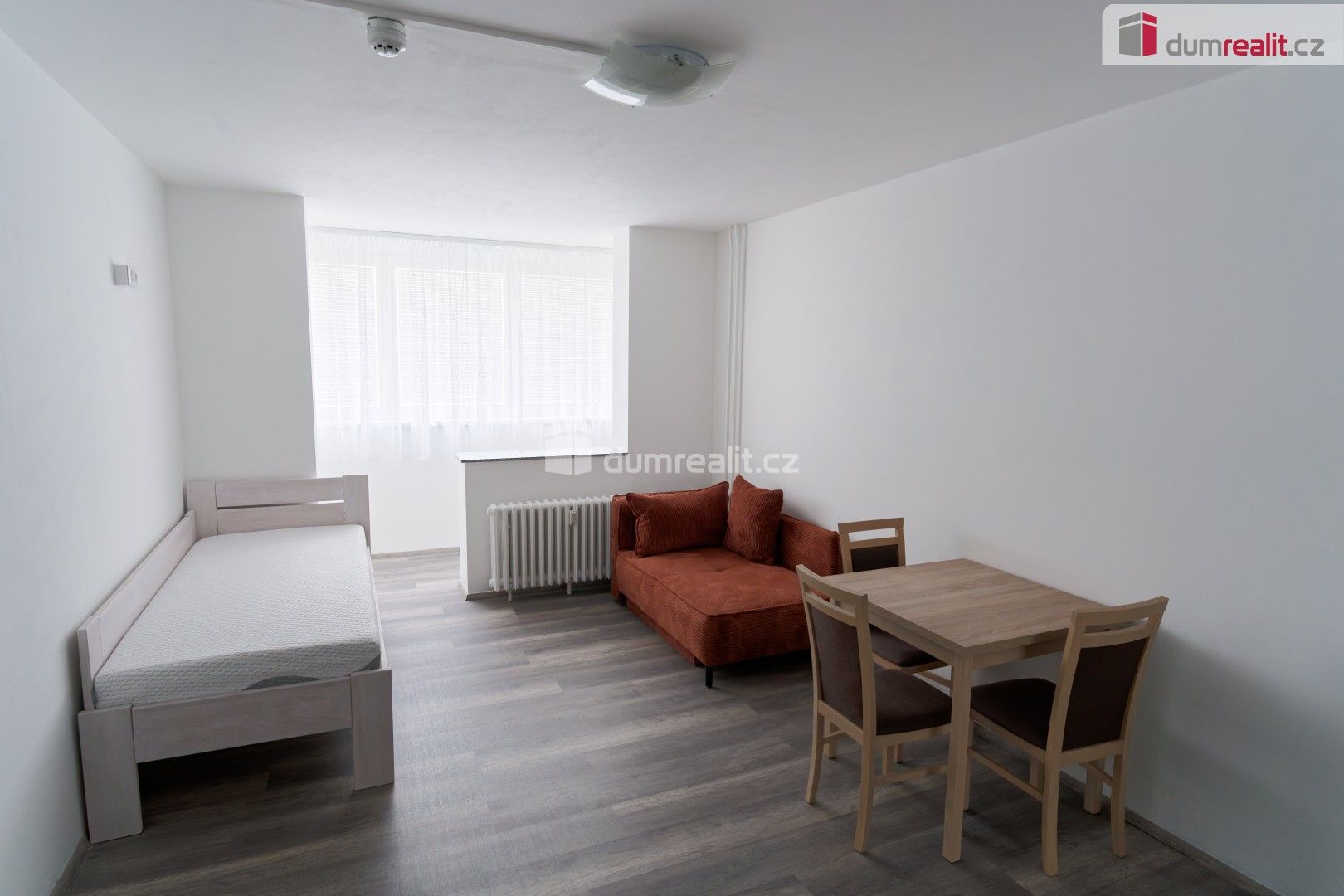Pronájem byt 1+kk - Děčínská, Praha, 32 m²