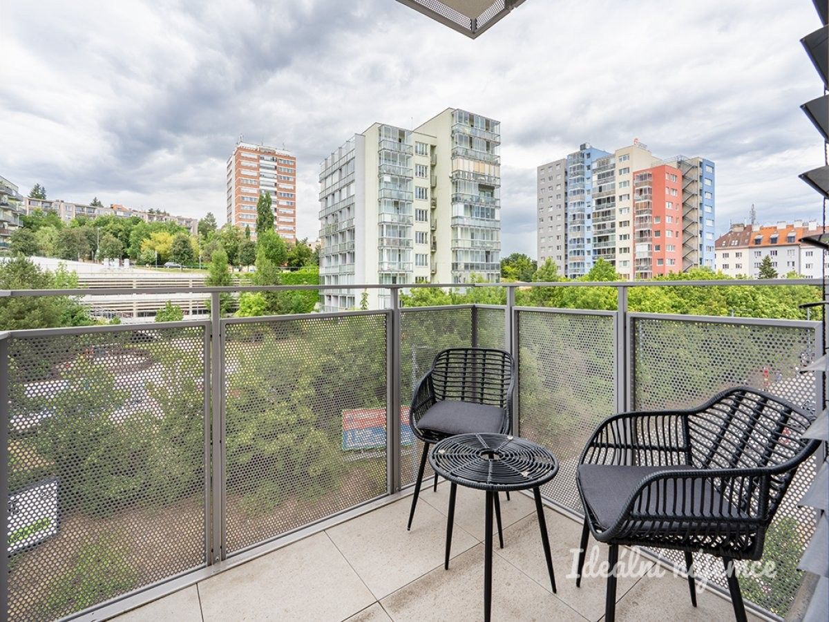 Pronájem byt 1+kk - U plynárny, Praha, 37 m²