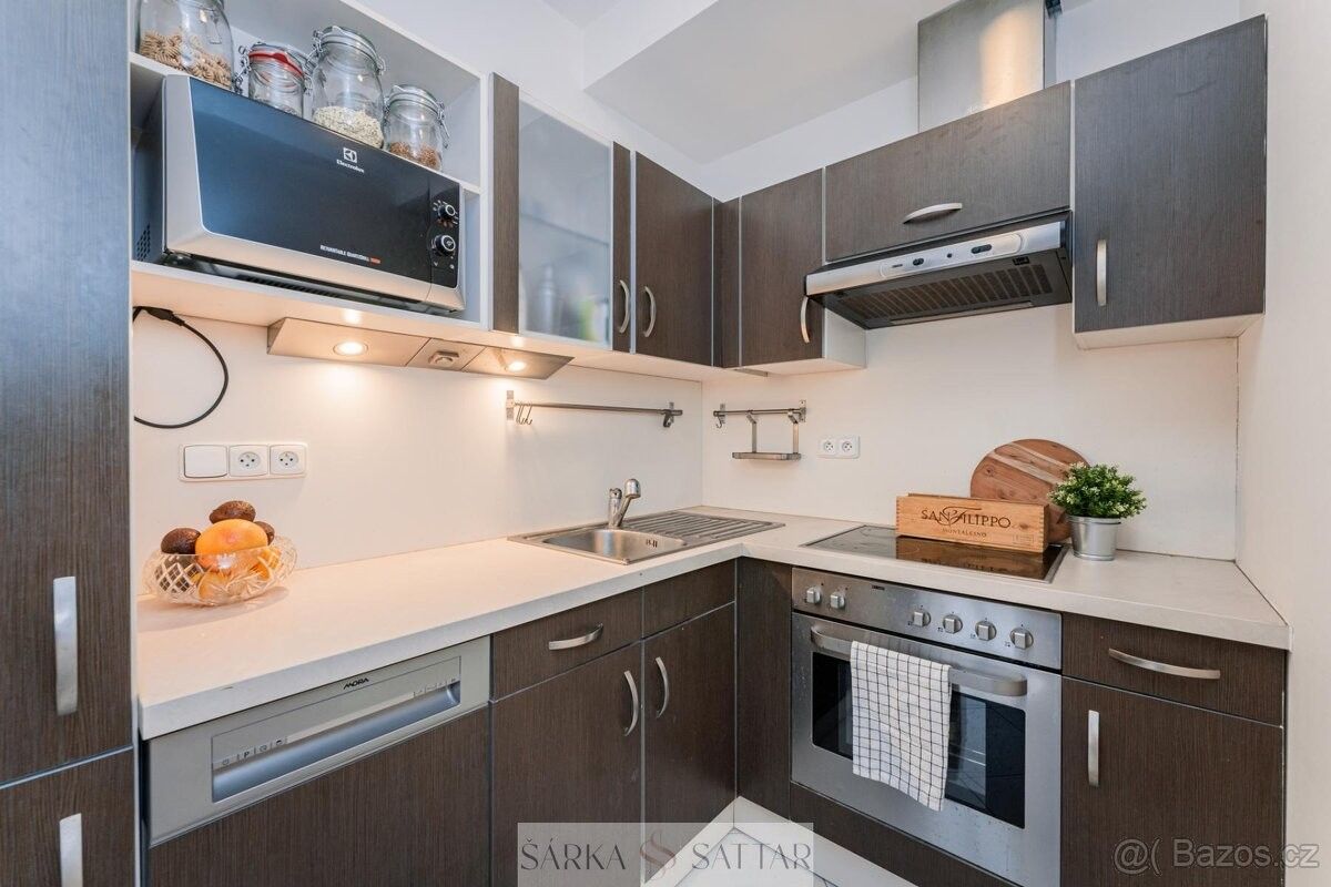 Prodej byt 1+kk - Praha, 130 00, 41 m²