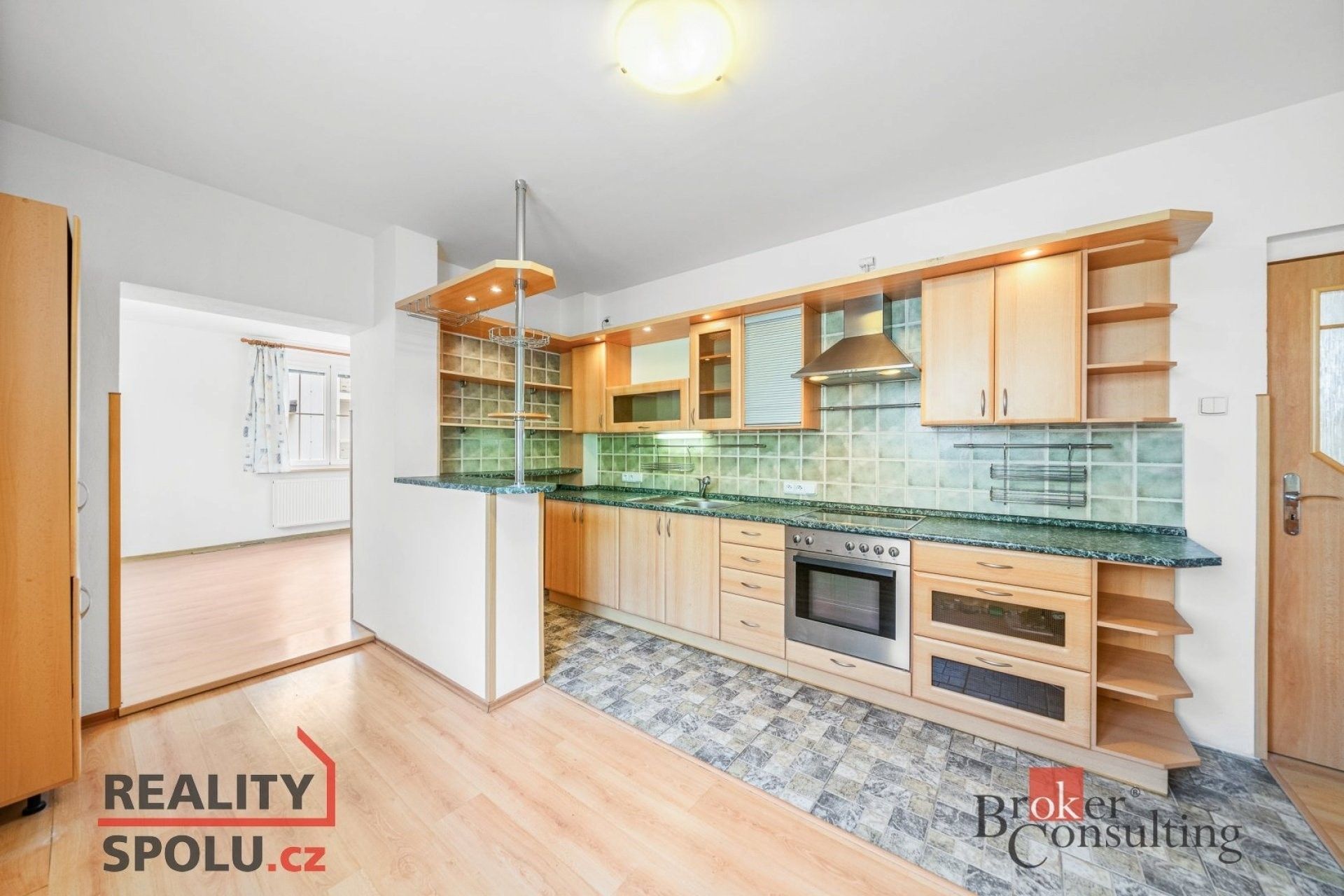 Prodej rodinný dům - Vilová, Chrást, 242 m²