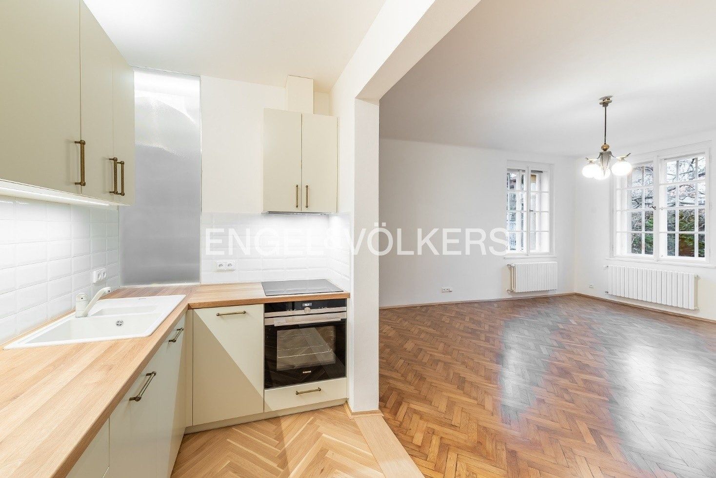 2+kk, Cukrovarnická, Praha, 54 m²