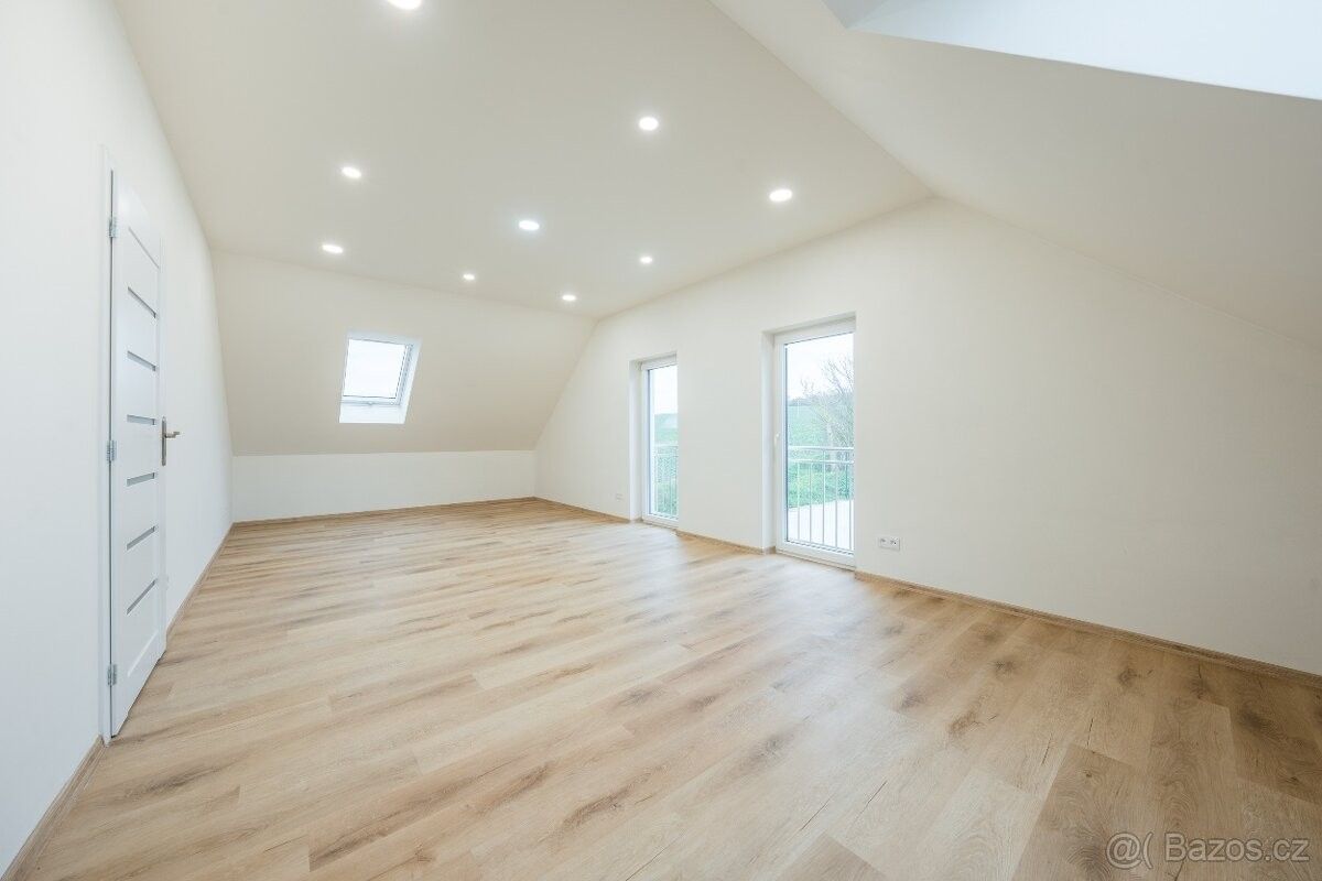Prodej dům - Beroun, 266 01, 130 m²