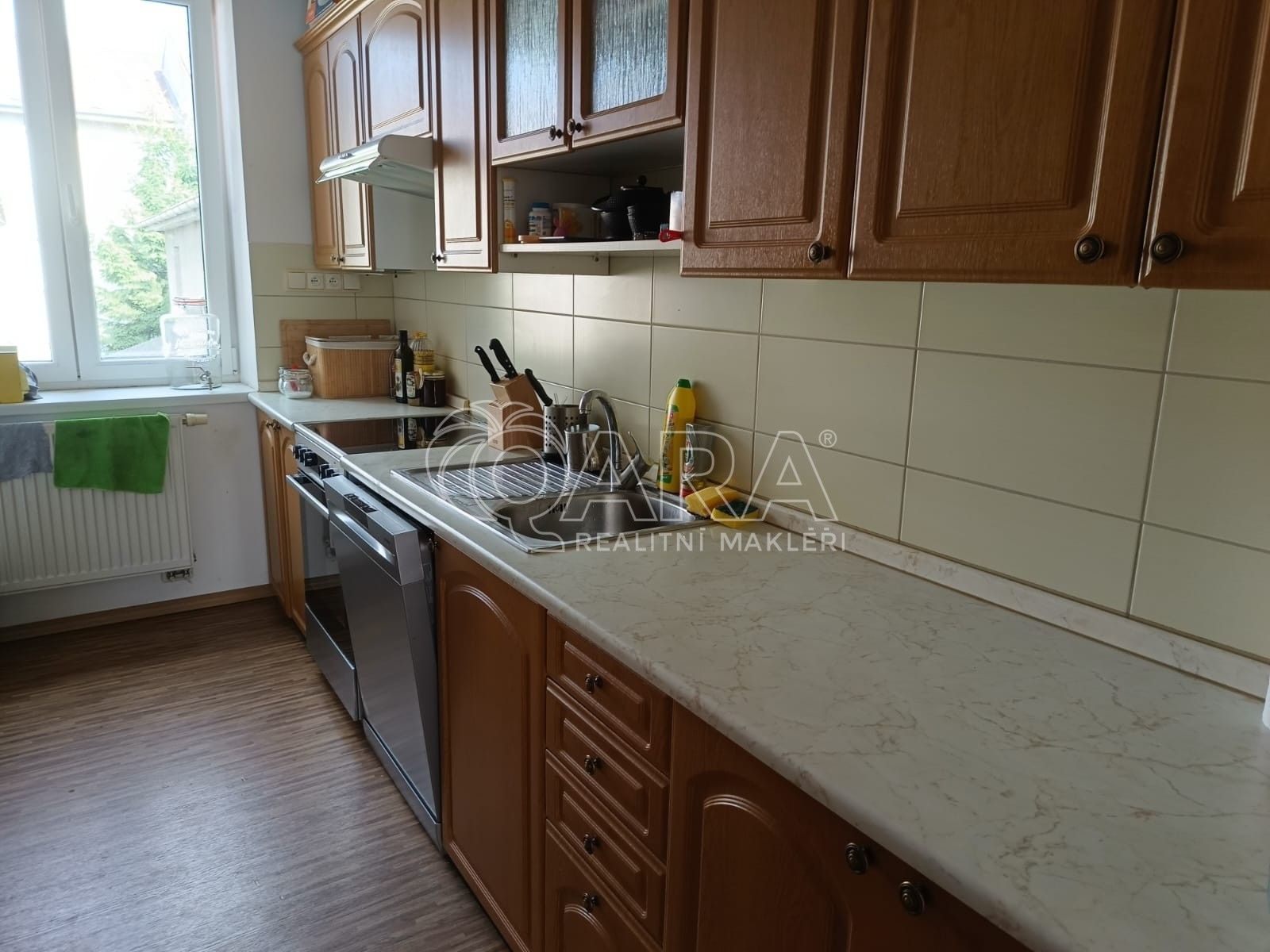 3+1, Ješutovo náměstí, Bystřice, 70 m²