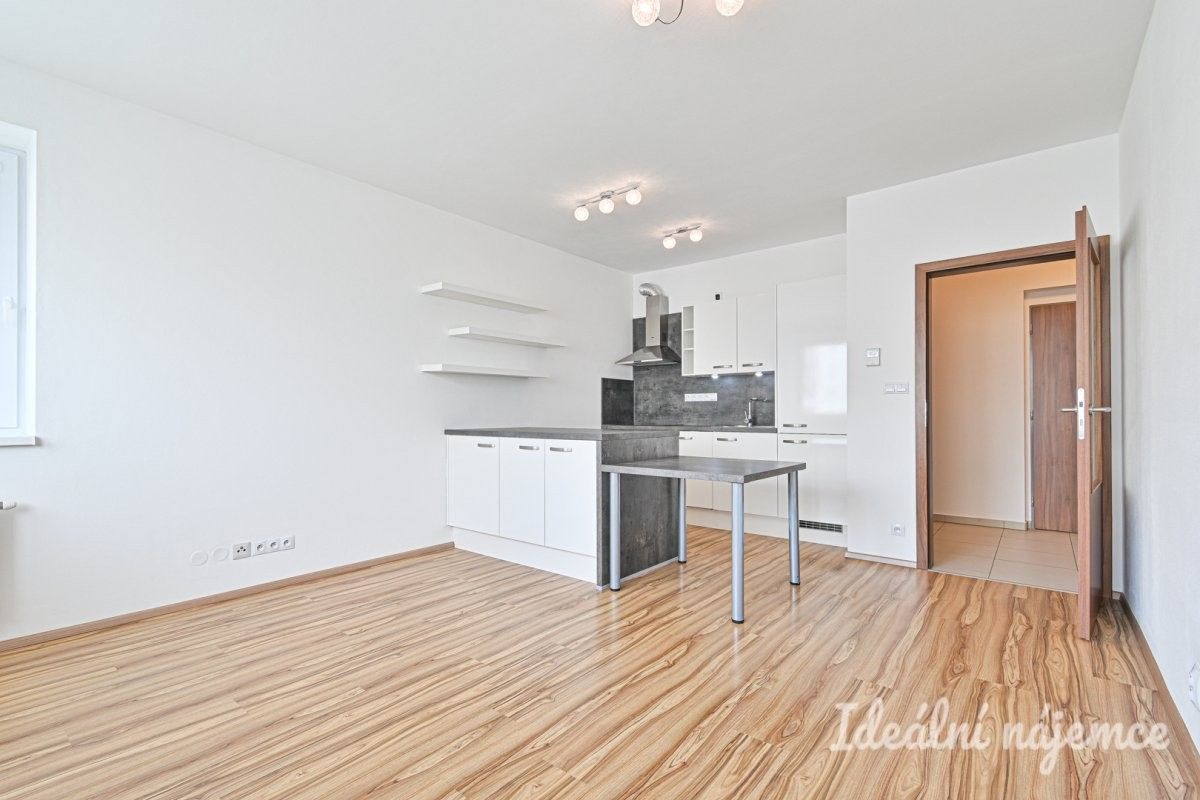 Pronájem byt 2+kk - Hvozdecká, Brno, 45 m²