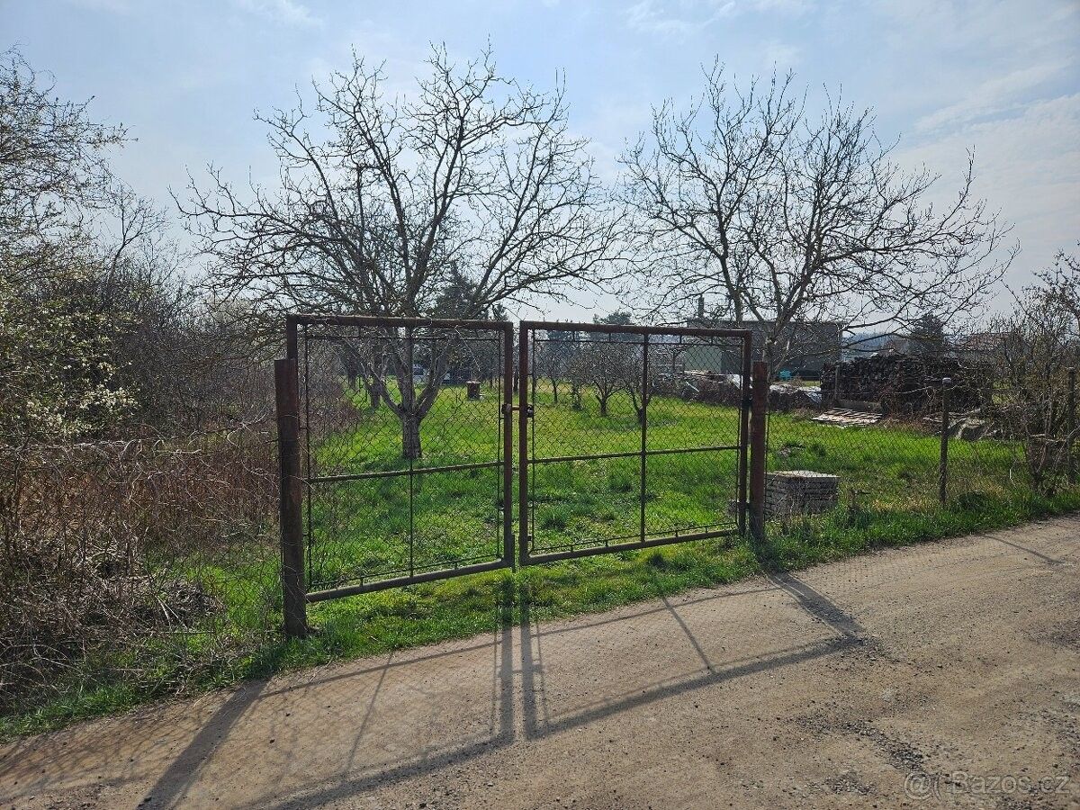 Zahrady, Břeclav, 690 03, 1 553 m²