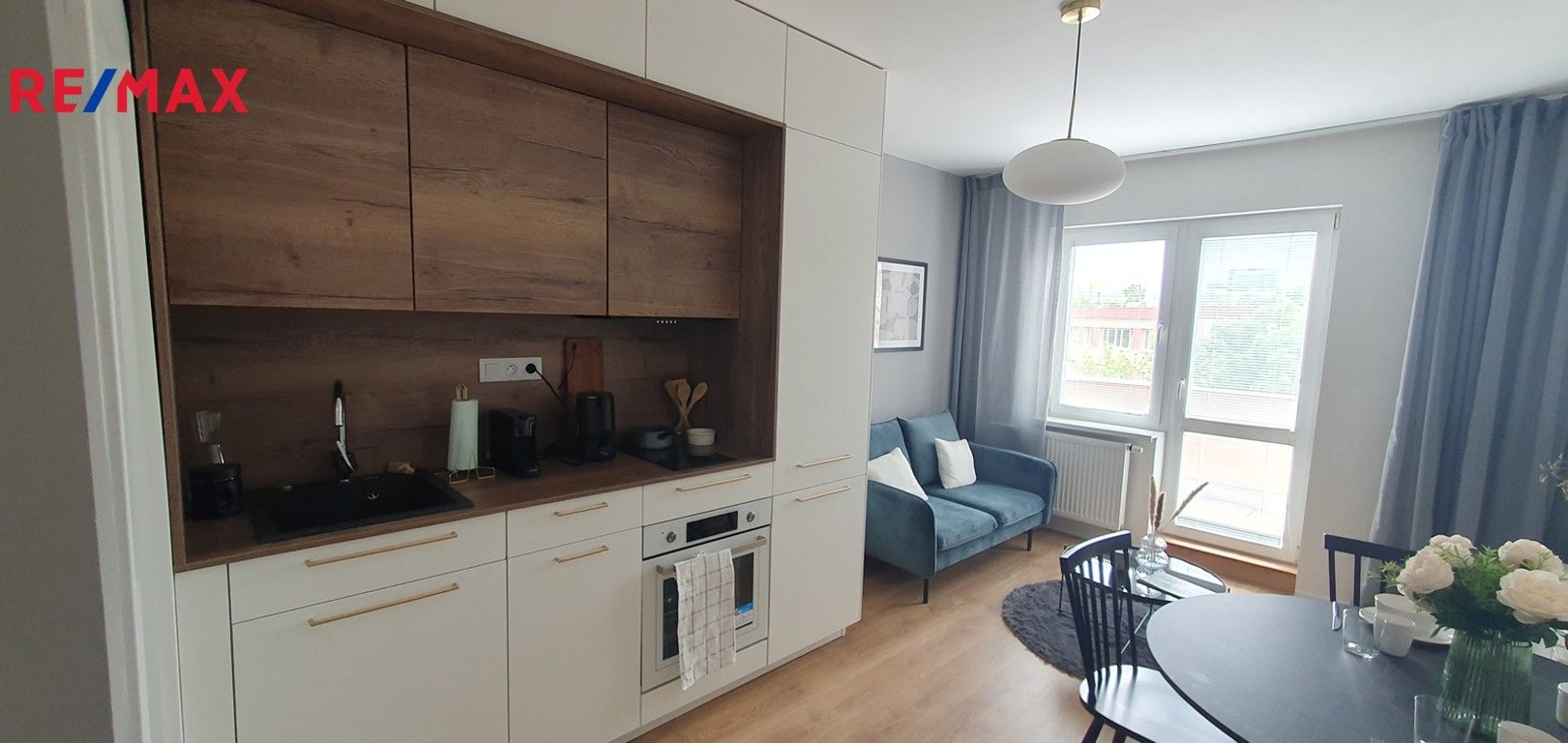 2+kk, Hanusova, Praha, 40 m²