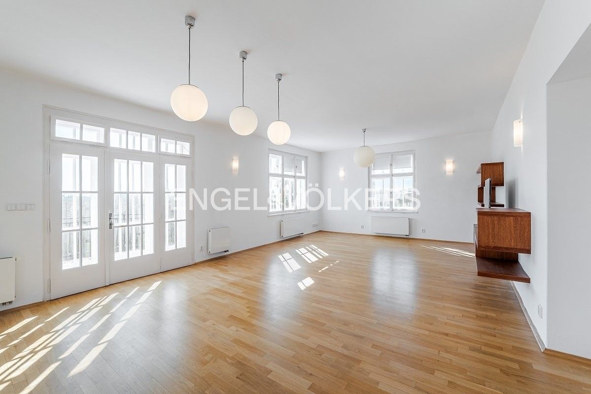 5+1, Na Šmukýřce, Praha, 180 m²