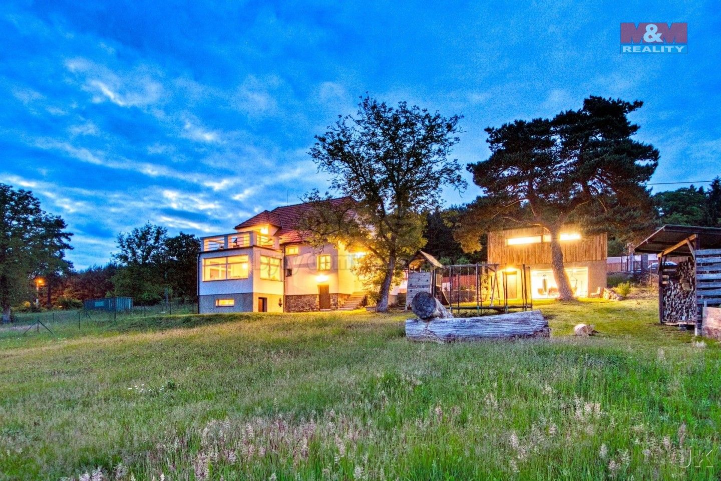 Prodej rodinný dům - Bukovany, 250 m²