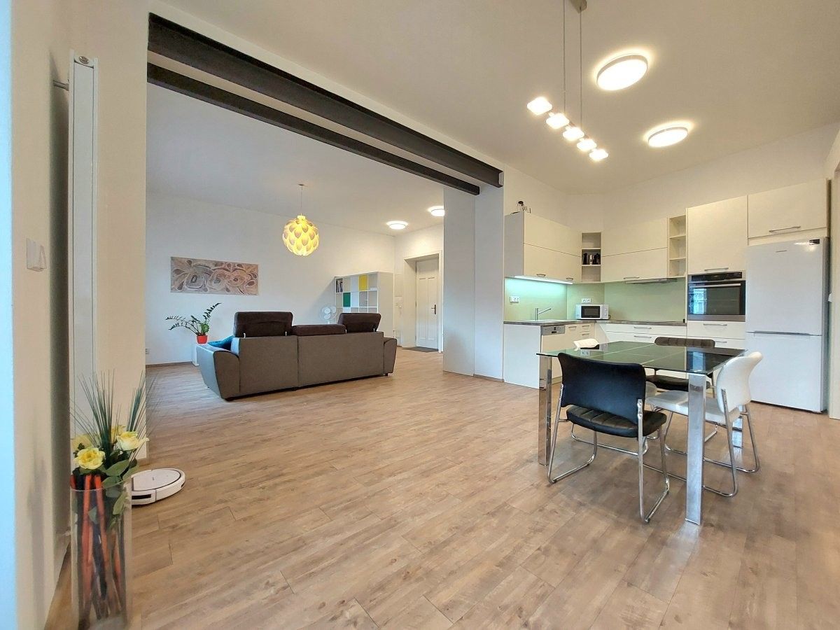2+kk, třída Karla IV., Hradec Králové, 71 m²
