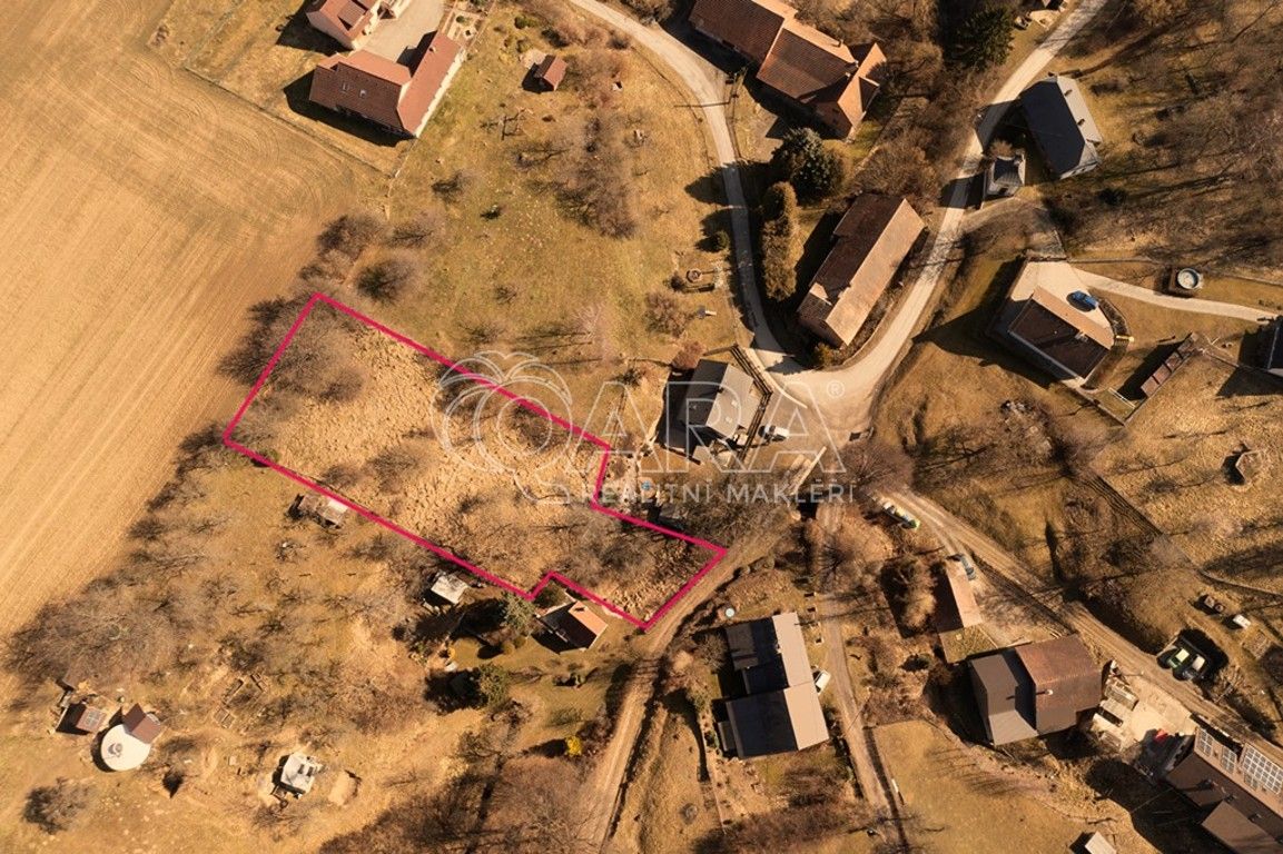 Pozemky pro bydlení, Lično, 1 777 m²