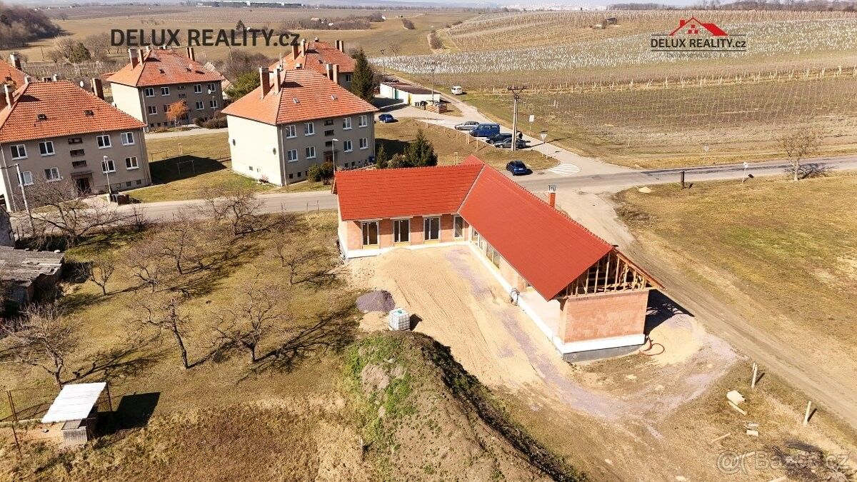 Prodej dům - Znojmo, 669 02, 214 m²