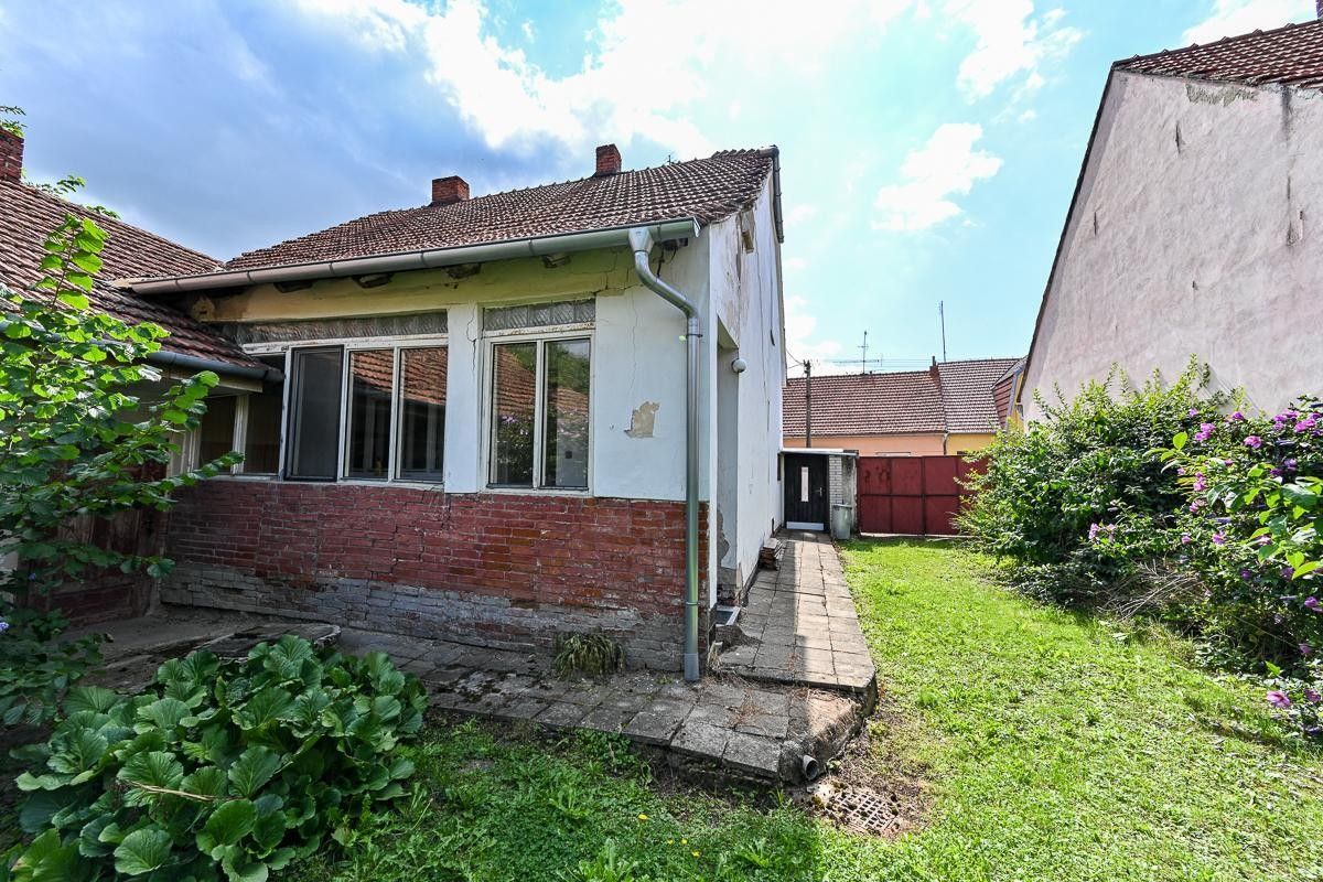 Prodej pozemek pro bydlení - Prštice, 2 288 m²