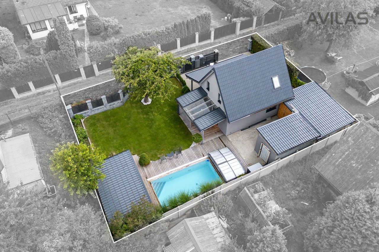 Prodej rodinný dům - Květinová, Svojetice, 67 m²
