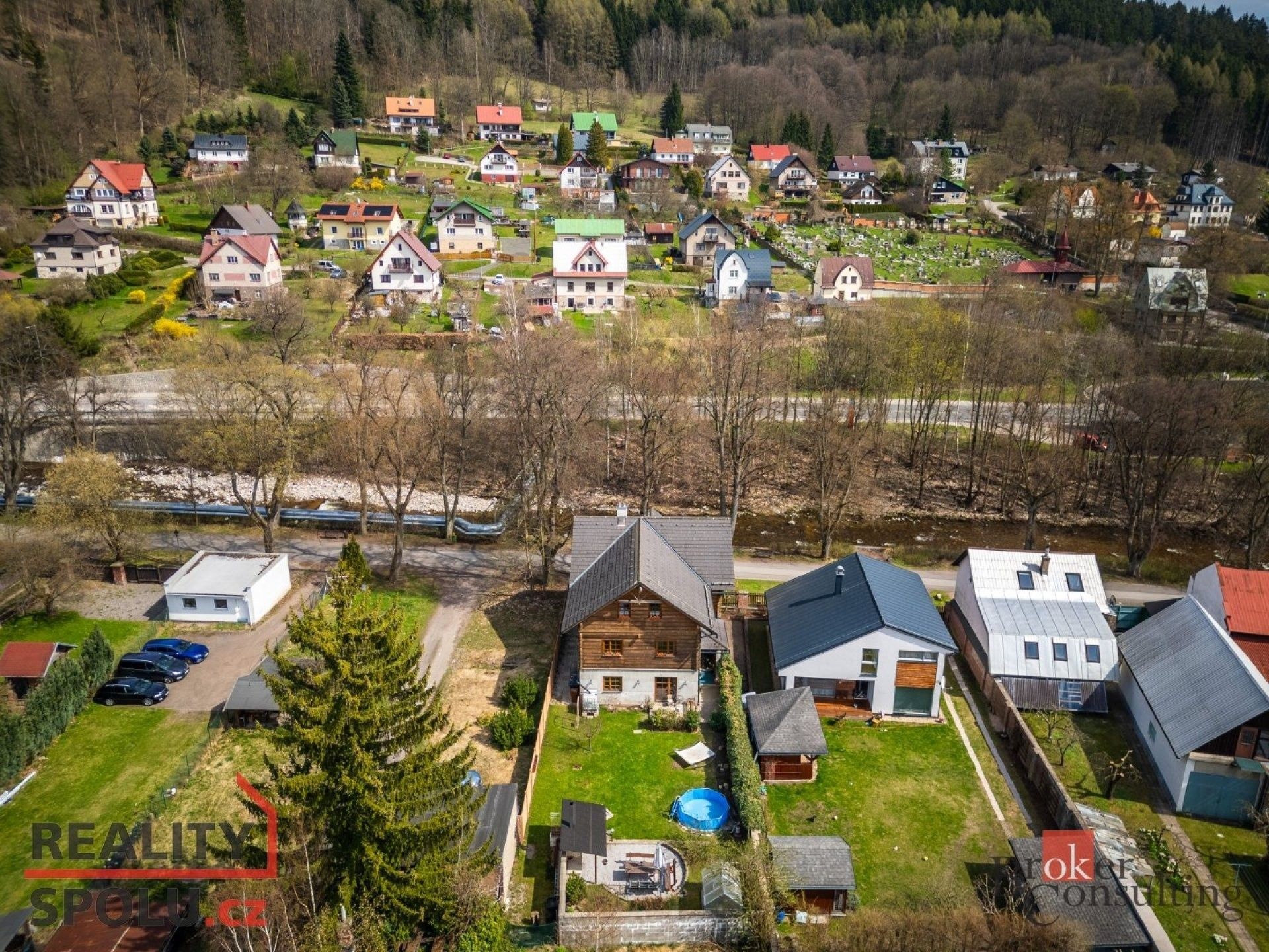 Rodinné domy, Lipová alej, Svoboda nad Úpou, 438 m²