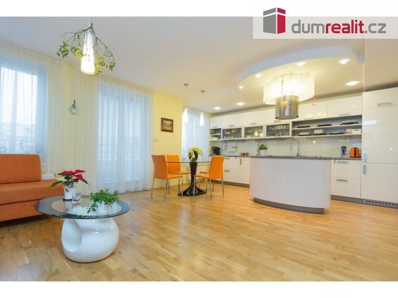 4+kk, Jaromíra Vejvody, Praha, 149 m²
